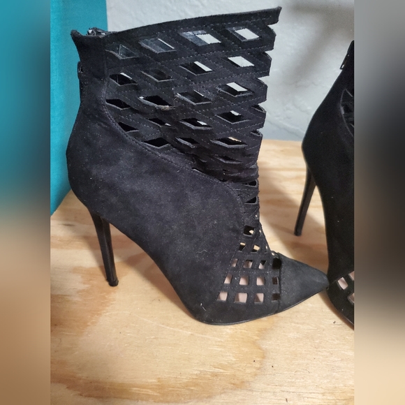 Mesh Booties - Picture 2 of 5